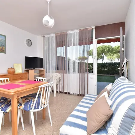 Apartment Le Vincent Rez De Jardin Bord De Mer Le Grau-du-Roi
